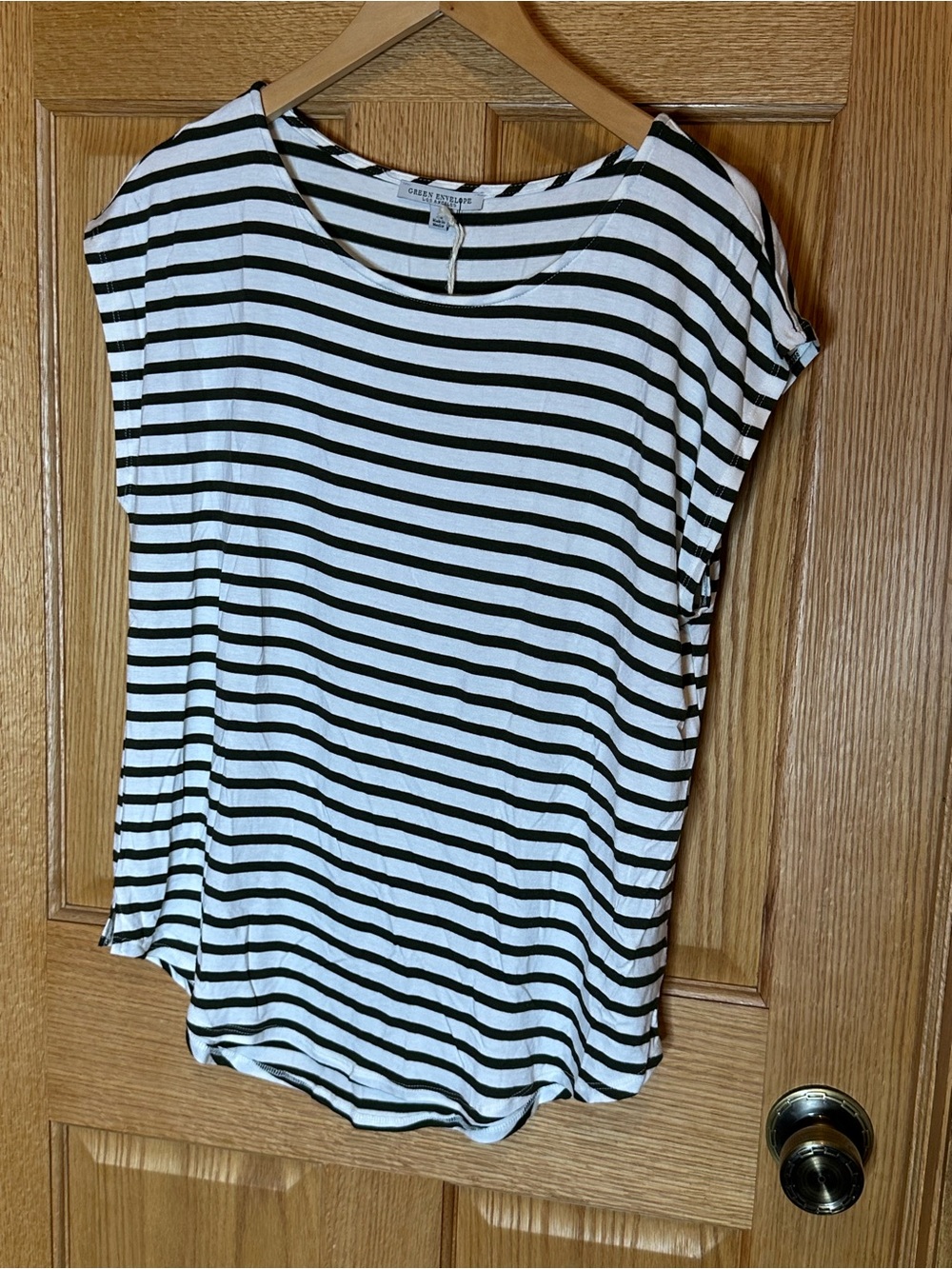 Green evenlope White Olive Green
Striped Boxy Tee - Boutique Brand, Size XL nwt